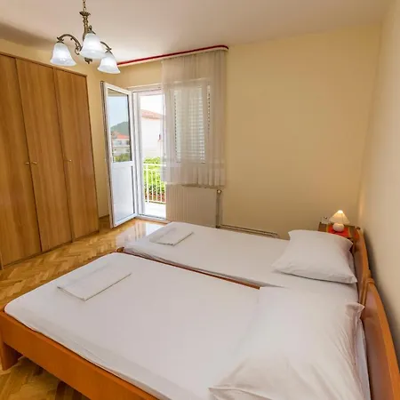 Hans شقة Primošten